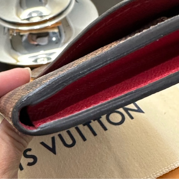 Louis Vuitton Emily wallet. Red interior - Picture 6 of 14